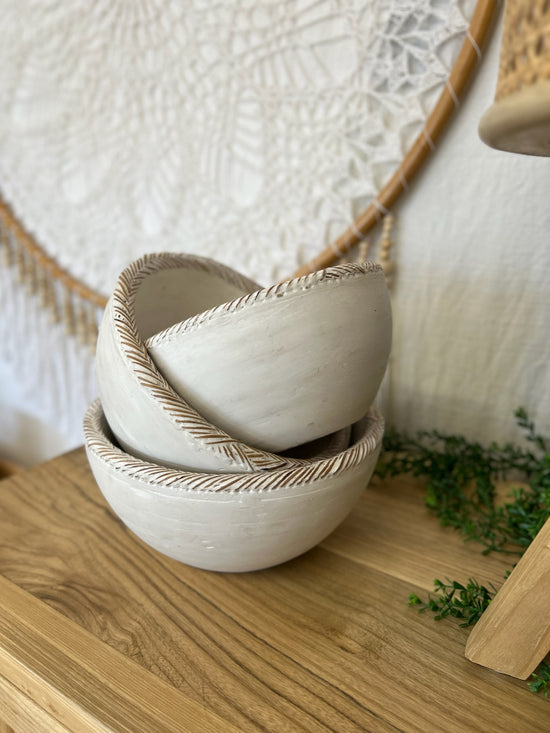 3 set of white wooden bowls