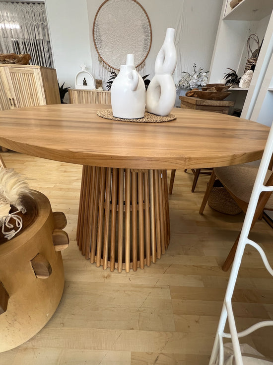 San Dining Table